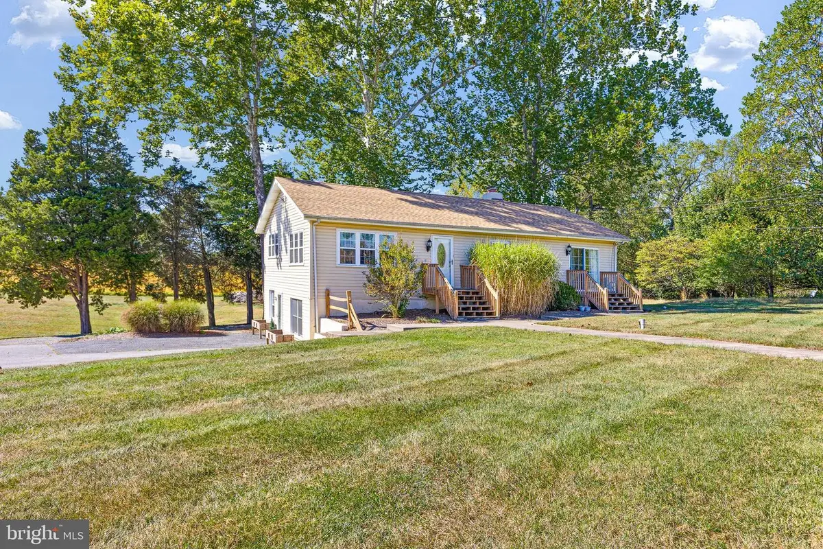 5748 Summit Bridge Rd, Townsend, DE 19734 - #1