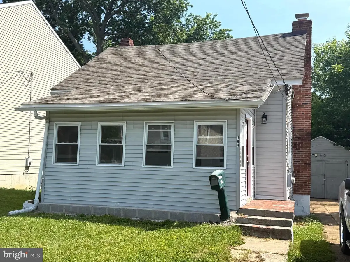 308 7th St, New Castle, DE 19720 - #1