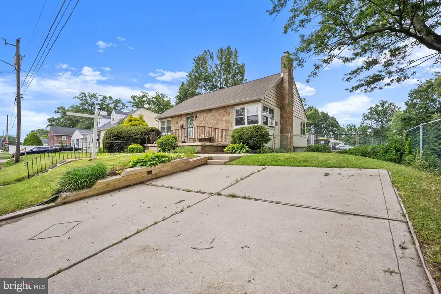 209 Delaware Ave, Claymont, DE 19703 - #2