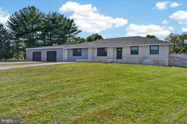 2 Gaynor Ct, BEAR, DE 19701