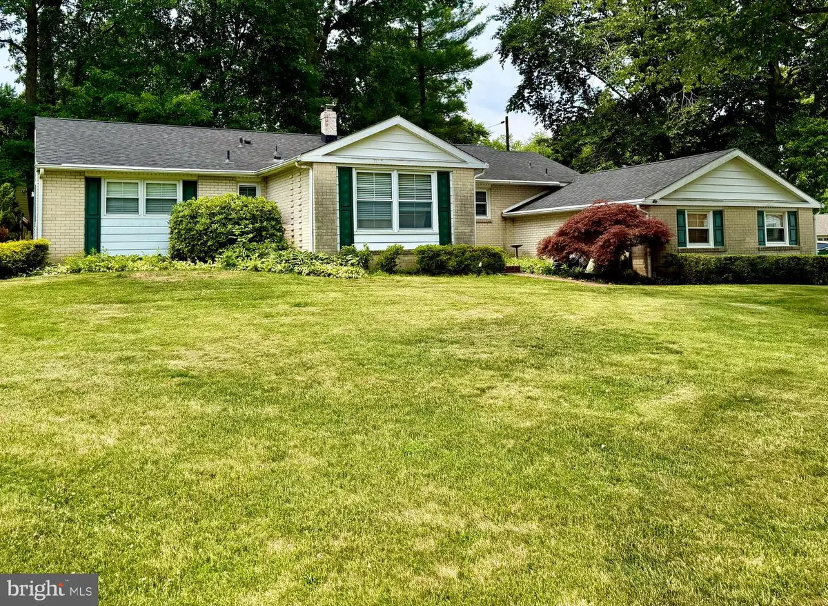 2221 Regal Dr, Wilmington, DE 19810 - #1