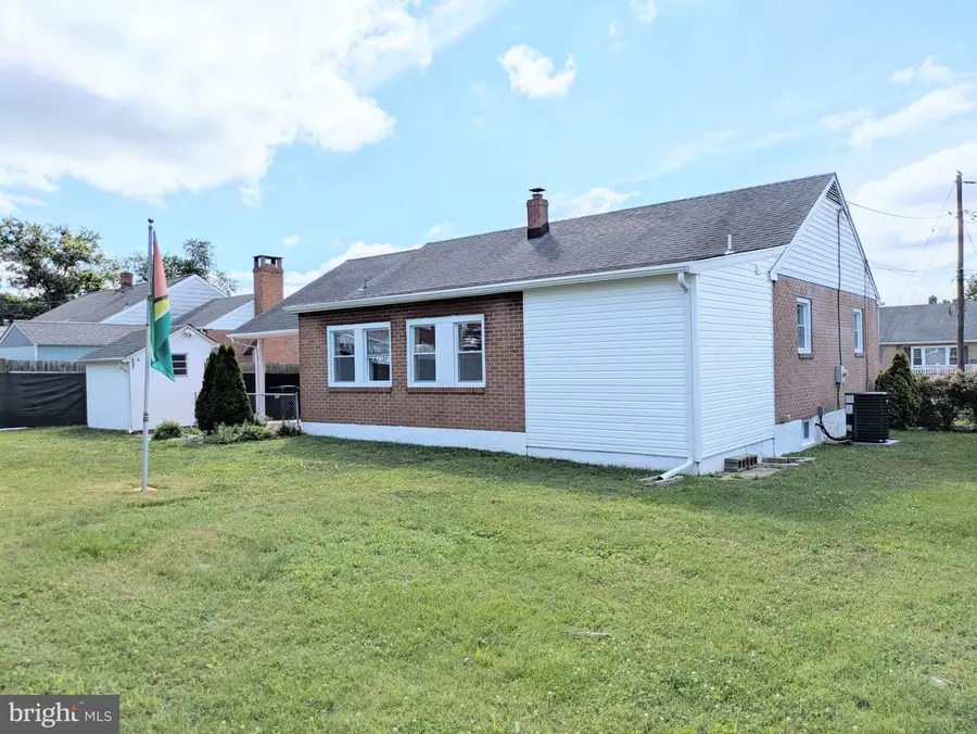 4 Glover Cir, Wilmington, DE 19804 - #2