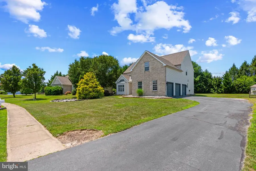 4 Travertine Ct, Townsend, DE 19734 - #2