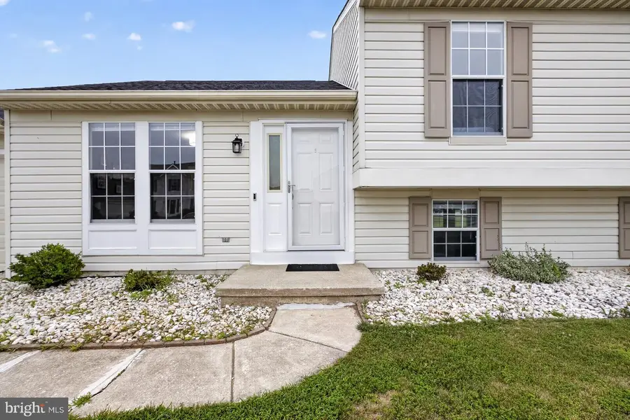 112 Ermine Dr, New Castle, DE 19720 - #3