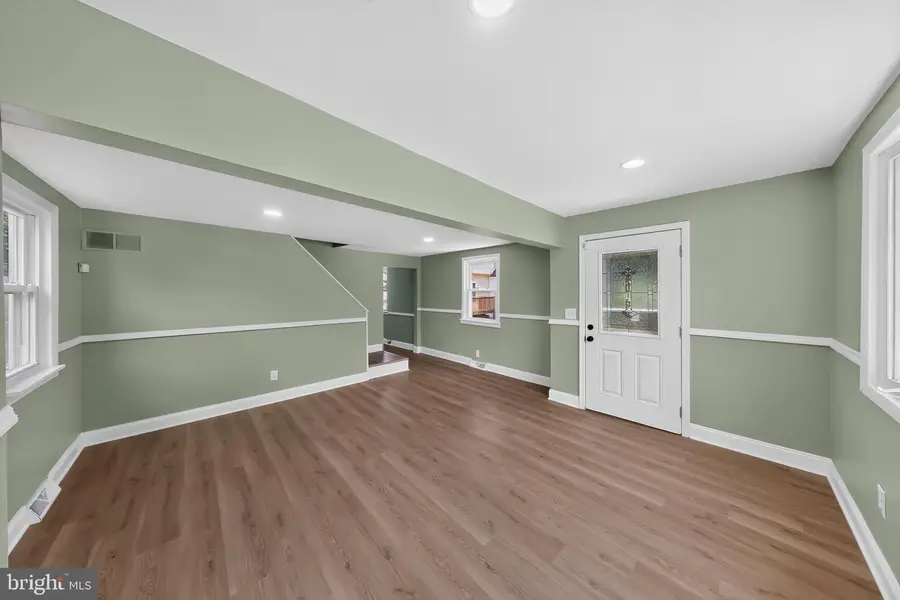 300 11th St, New Castle, DE 19720 - #3
