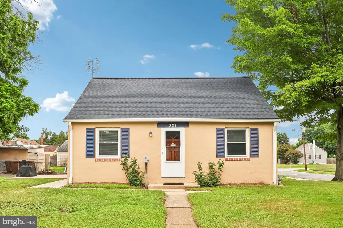 301 Decalb Ave, Wilmington, DE 19804 - #1
