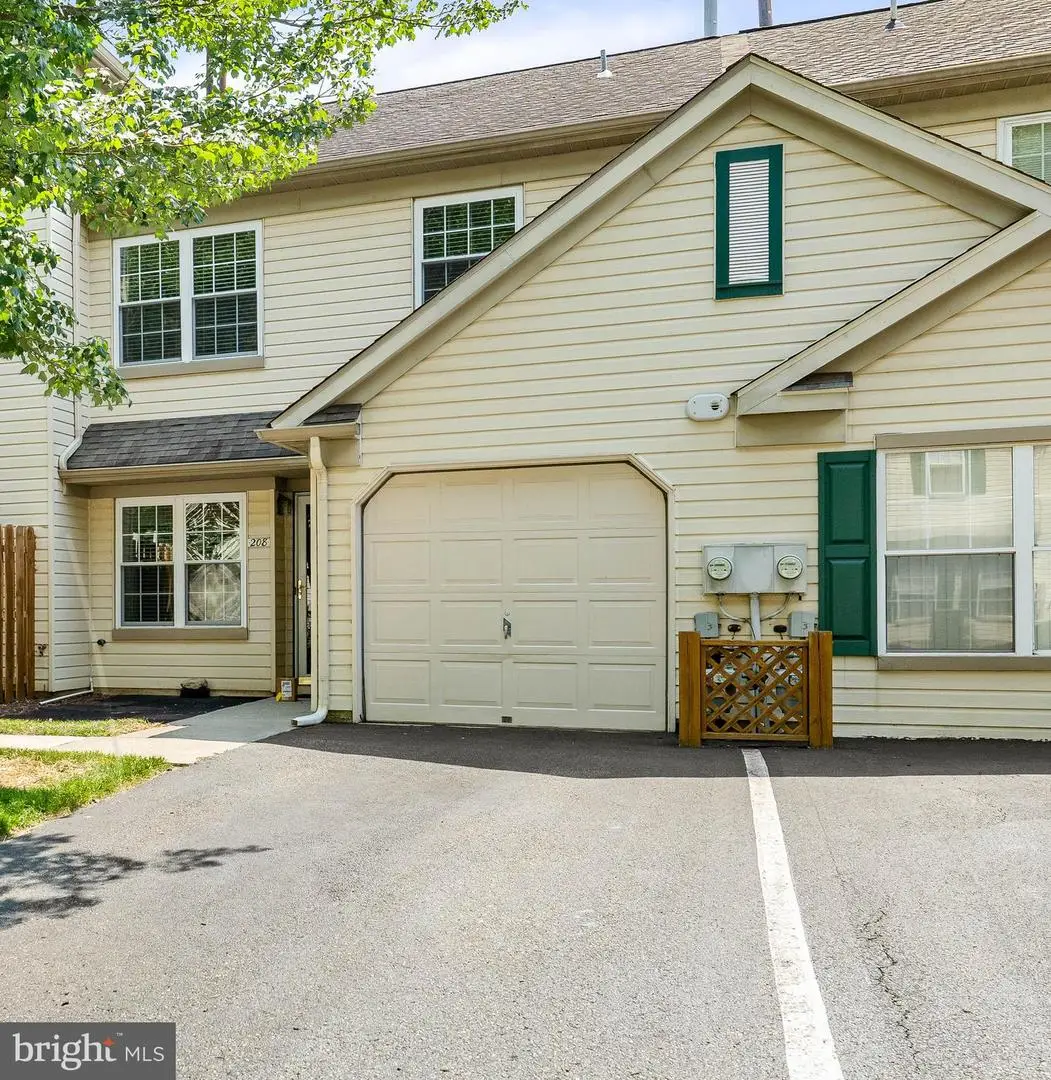 208 Stonebridge Blvd, New Castle, DE 19720 - #1