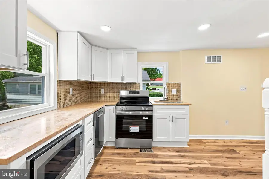 28 E Main St, Newark, DE 19702 - #3