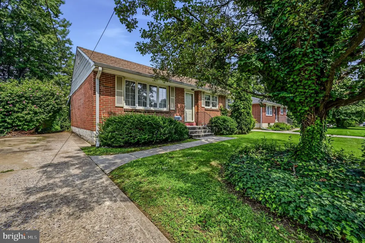 319 Delaware Ave, Claymont, DE 19703 - #1