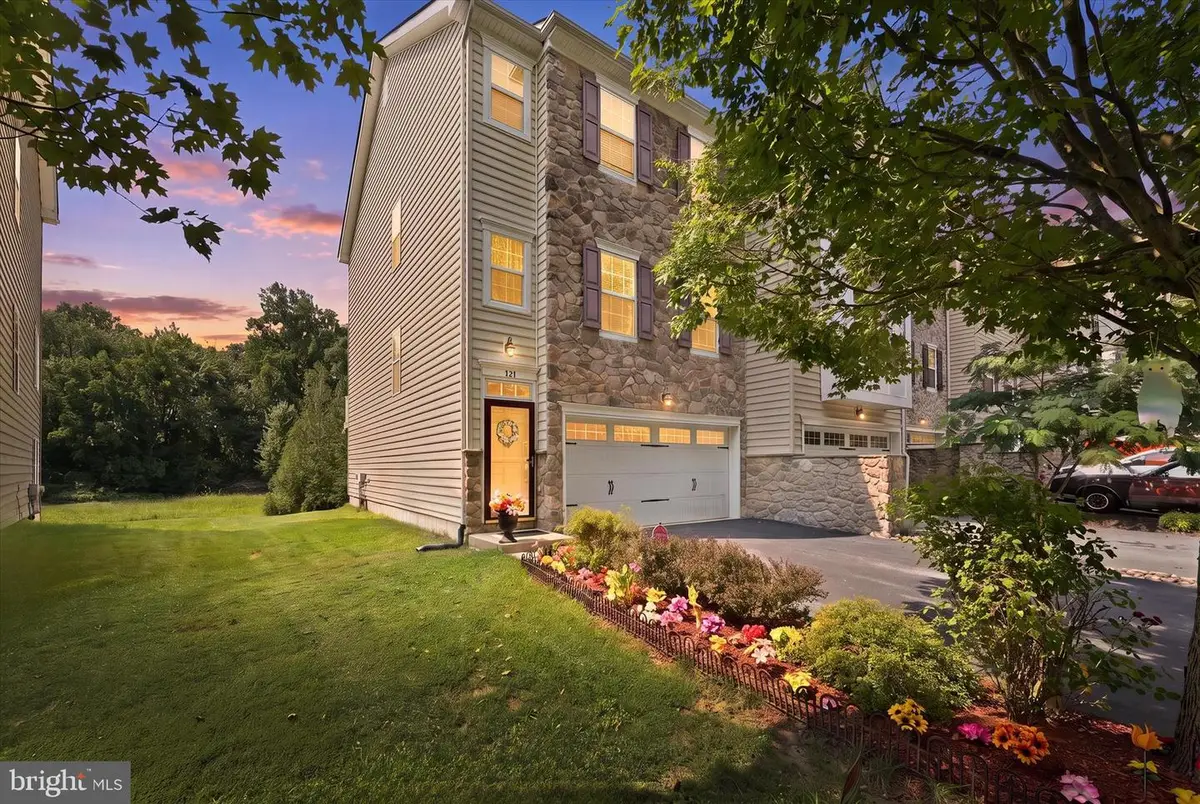 325 Latrobe Dr, Newark, DE 19702 - #1