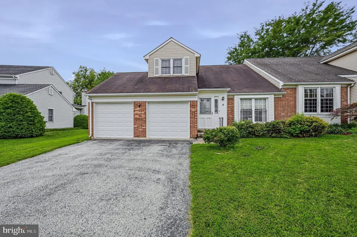5 Long Meadow Ct, Newark, DE 19711 - #1