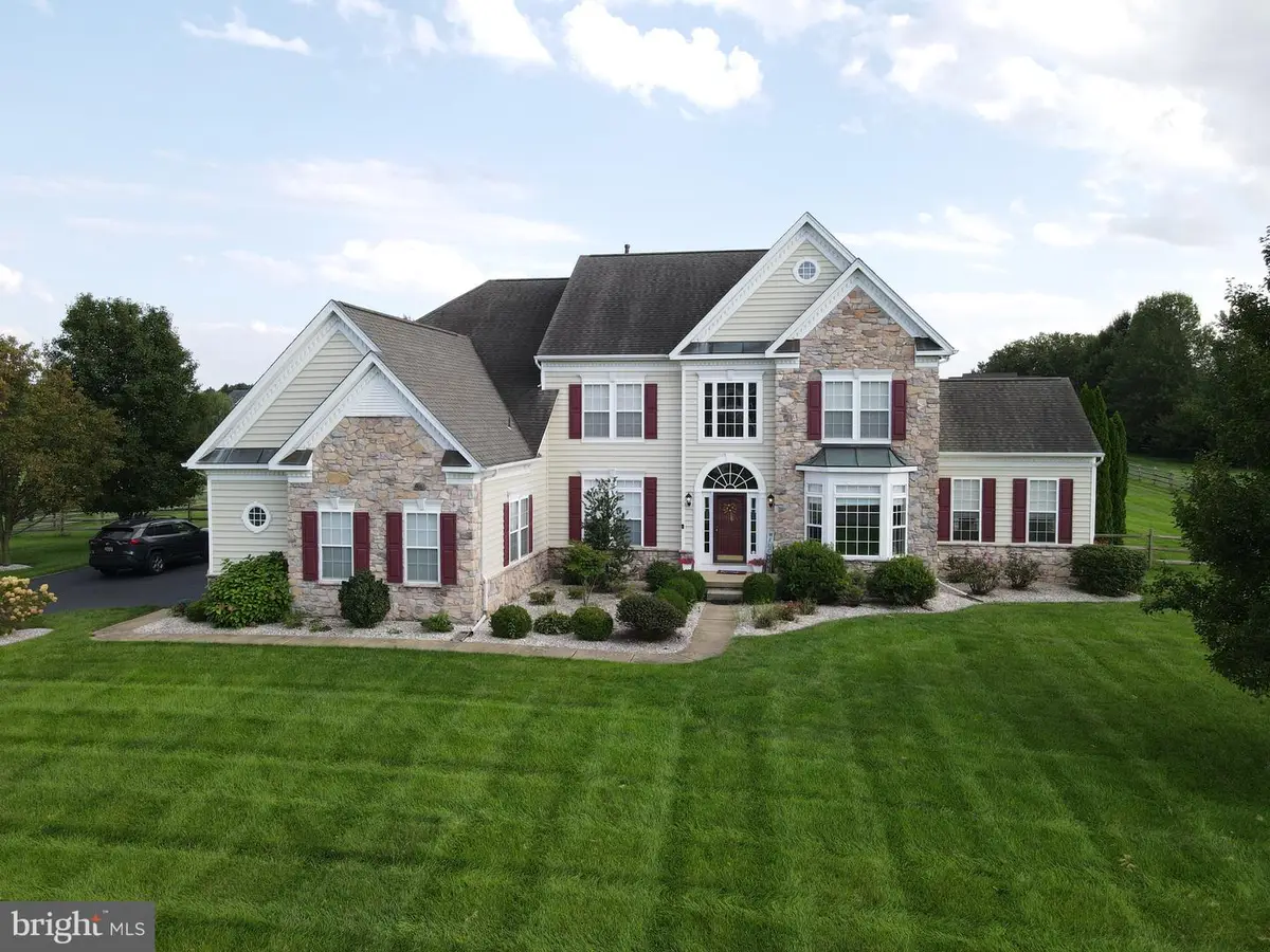 214 Sammons Pond Dr, Middletown, DE 19709 - #1