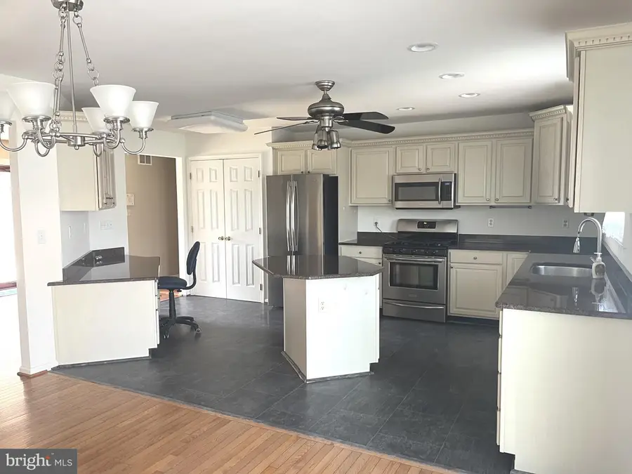 122 Flagstone Dr, Newark, DE 19702 - #2