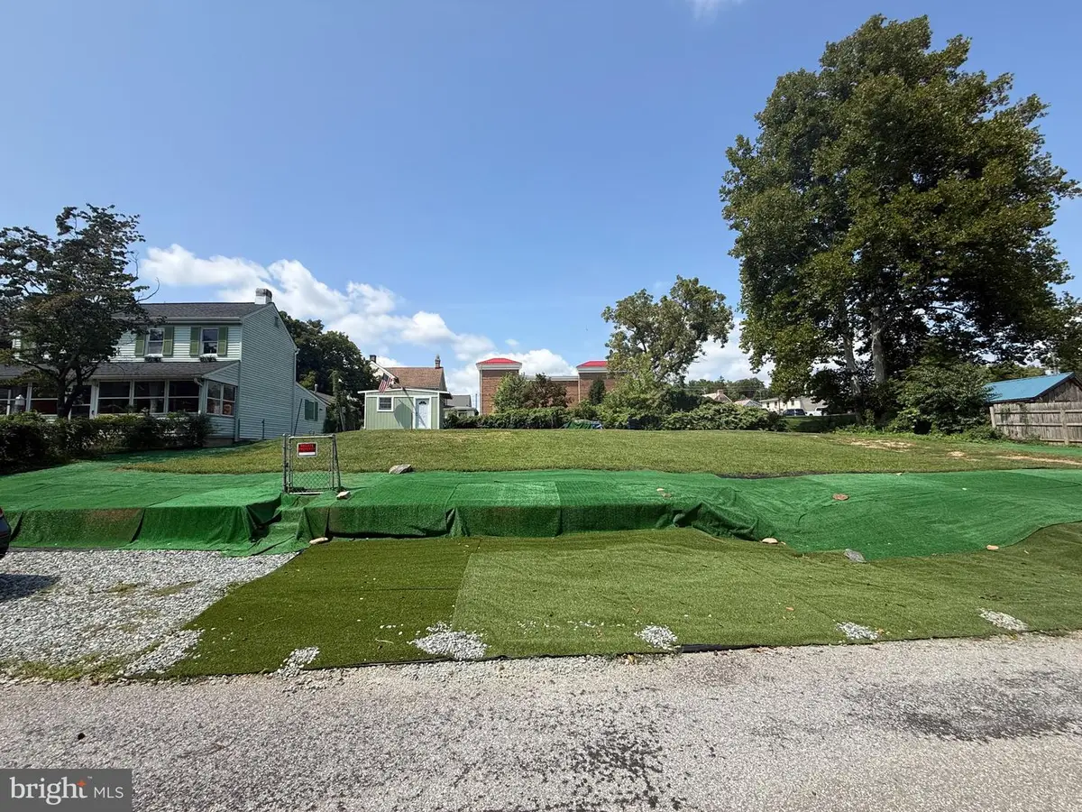 19 Water St, Newark, DE 19702 - #1