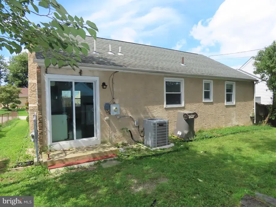32 Paul Rd, New Castle, DE 19720 - #2