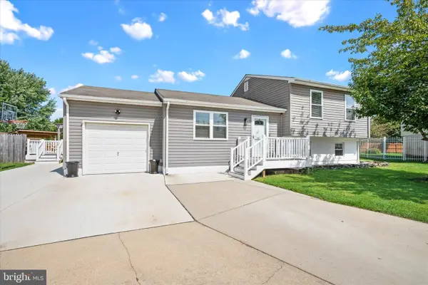 62 Hunting Ridge Rd, NEWARK, DE 19702