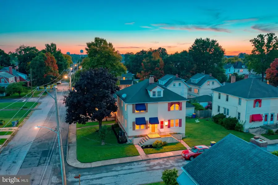 611 Deemer Pl, New Castle, DE 19720 - #3