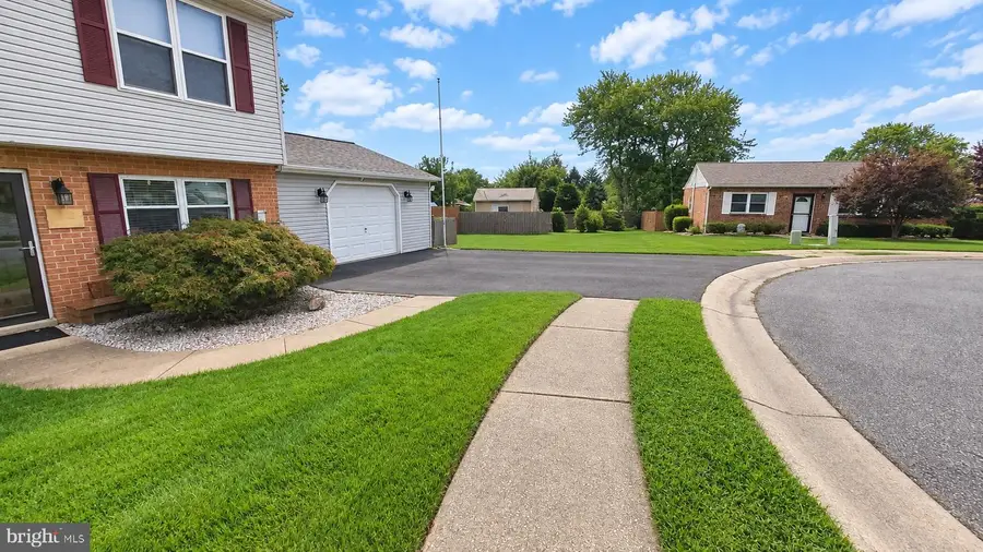 12 Rogers Cir, Newark, DE 19702 - #3