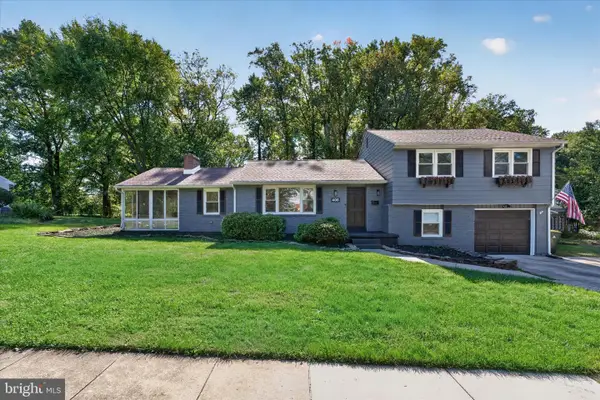 405 Country Club Dr, NEWARK, DE 19711