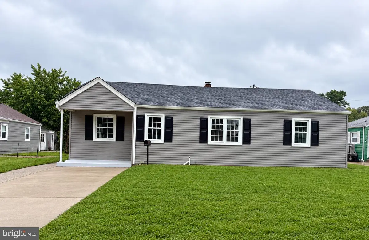 727 Woodtop Rd, Wilmington, DE 19804 - #1
