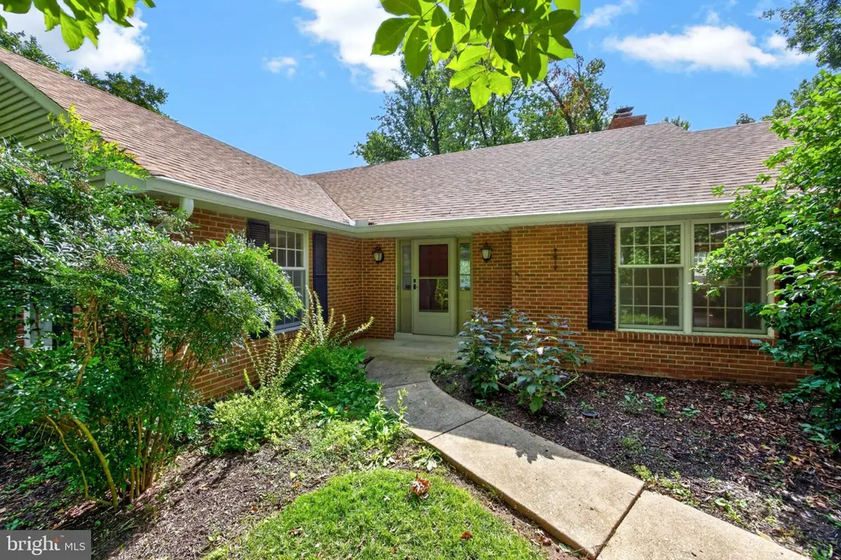 10 Chilton Rd, Wilmington, DE 19803 - #1