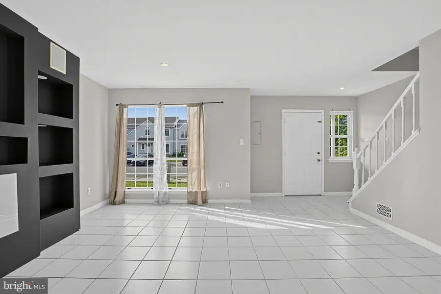 5 Stark Ct, Newark, DE 19702 - #3