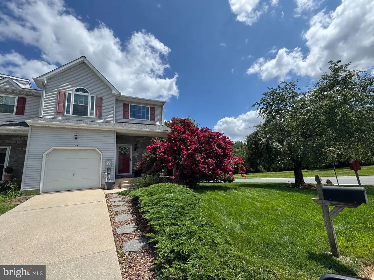 102 Shinn Cir, Wilmington, DE 19808 - #1
