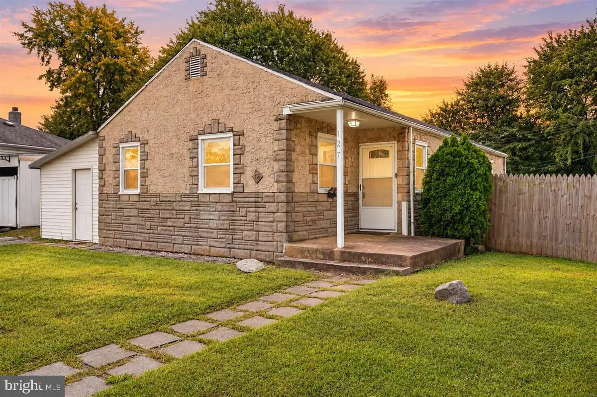 127 Hunn Rd, New Castle, DE 19720 - #1