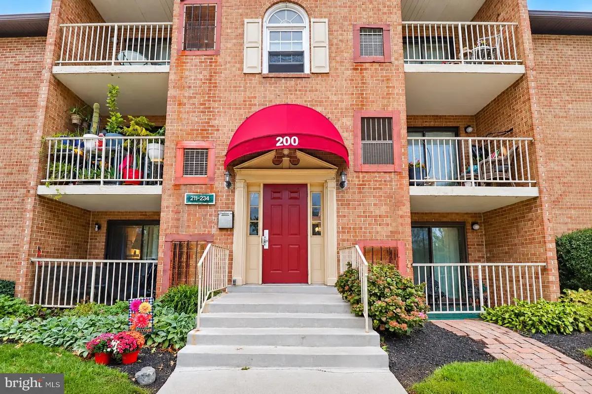 212 Governor Cir, Wilmington, DE 19809 - #1