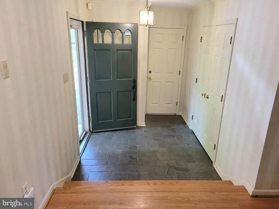 27 Kings Grant Rd, Hockessin, DE 19707 - #2
