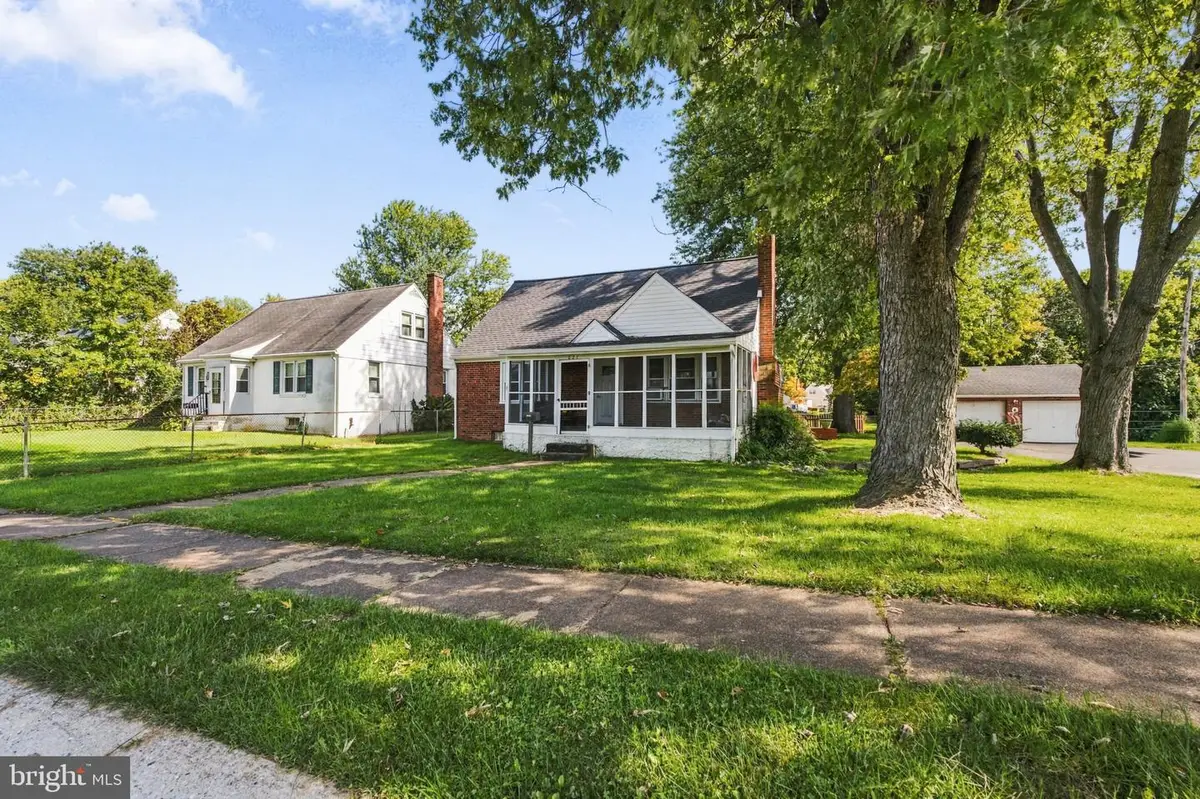 827 Elkton Rd, Newark, DE 19711 - #1