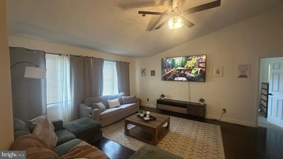 102 Margit Ct, Newark, DE 19711 - #2