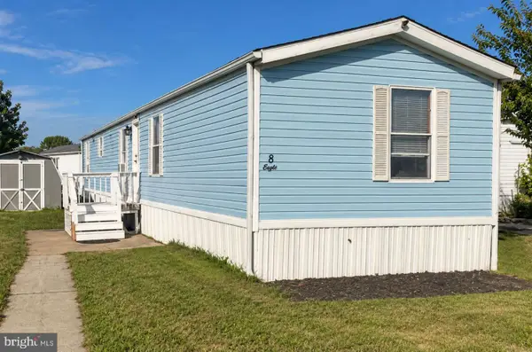 8 Vincent Ct, BEAR, DE 19701