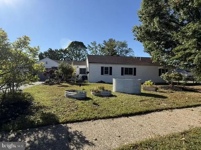 718 Woodsedge Rd, Wilmington, DE 19804 - #2