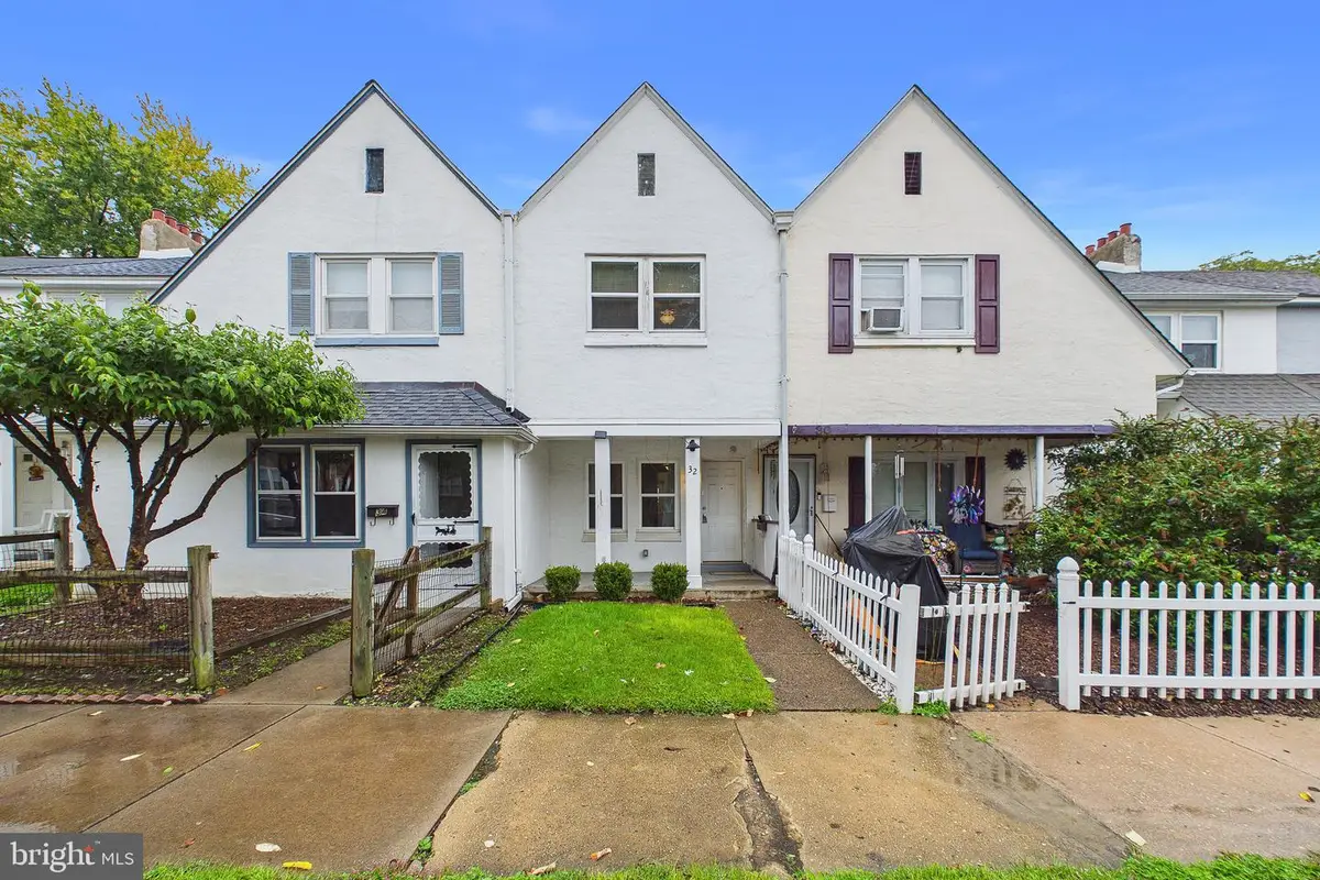 32 4th Ave, Claymont, DE 19703 - #1