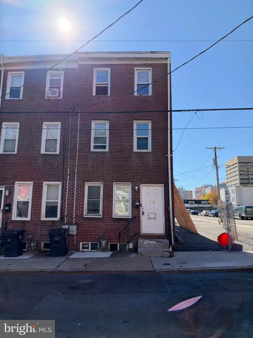 318 E 10th St, Wilmington, DE 19801 - #1
