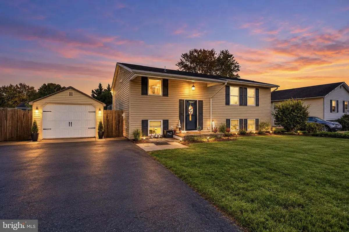 806 Broadfield Dr, Newark, DE 19713 - #1