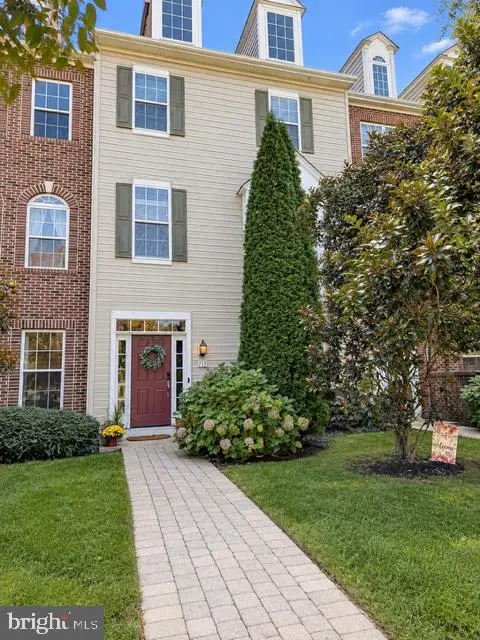 717 Observatory Dr, BEAR, DE 19701