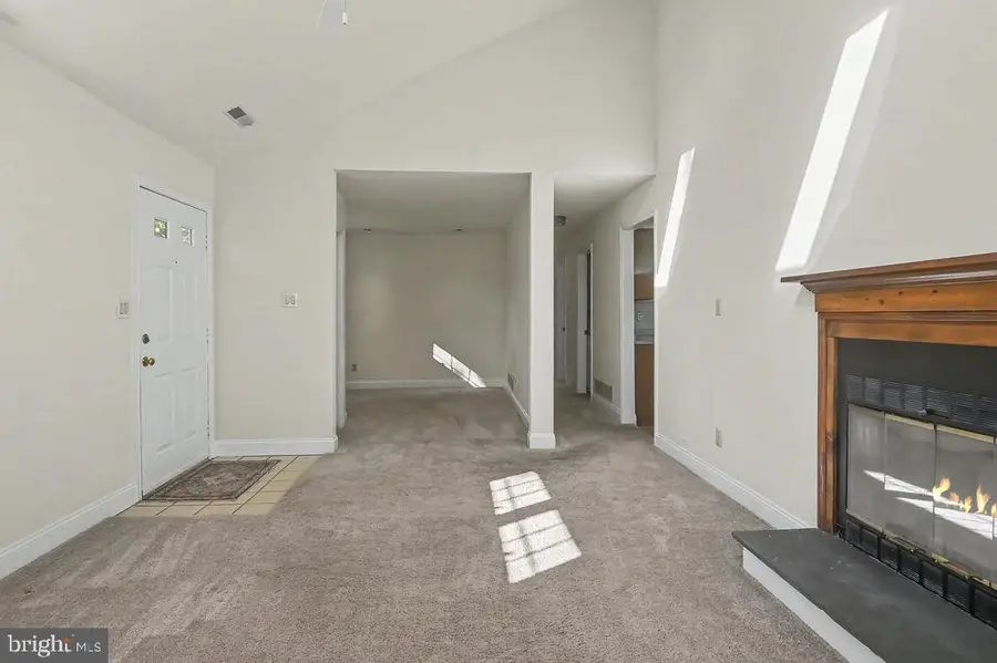 127 Upper Valley Ln, Newark, DE 19711 - #3