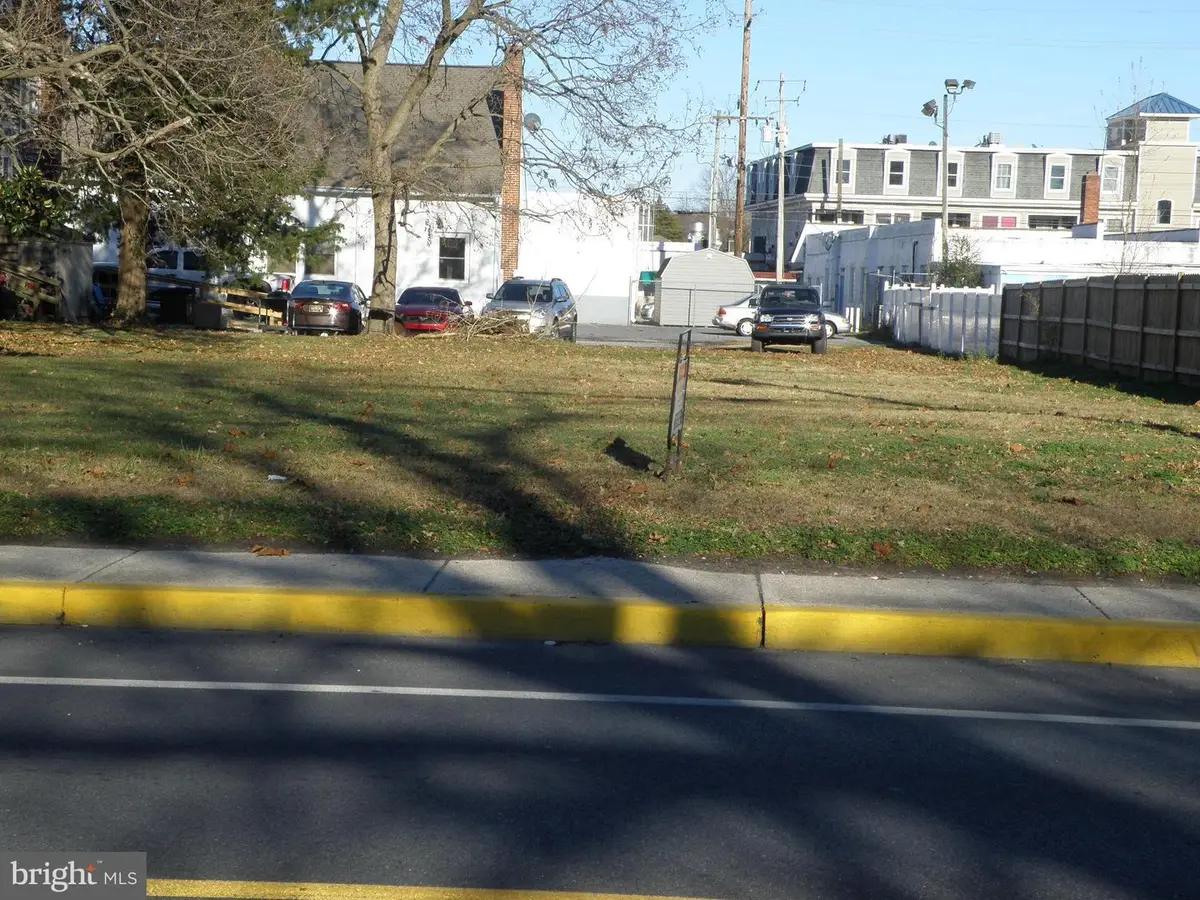 114 N Bedford St, Georgetown, DE 19947 - Image #1