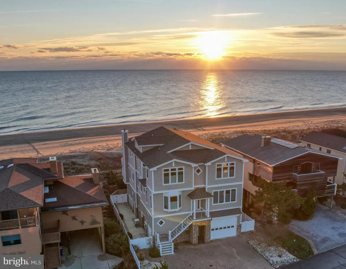 37105 Ocean Park Ln, Fenwick Island, DE 19944 - Image #1