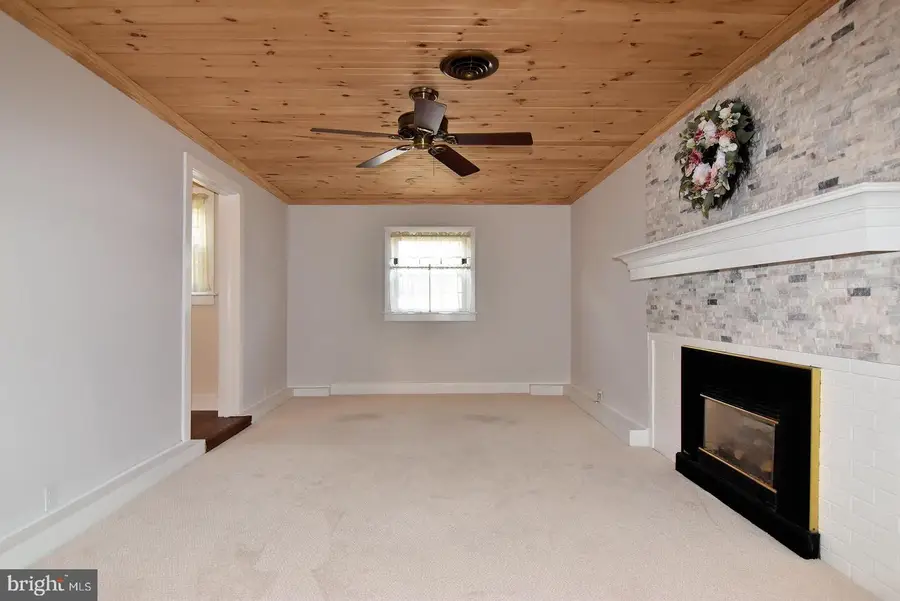 521 W Locust St, Seaford, DE 19973 - Image #3