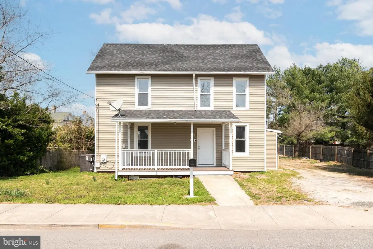 235 W 10 St, Laurel, DE 19956 - #1