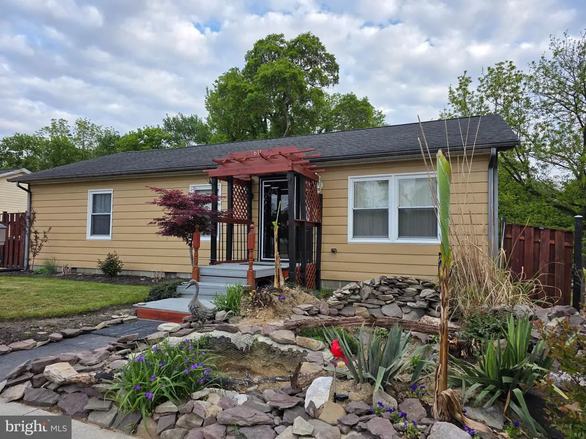 611 W 8th St, Laurel, DE 19956 - #1