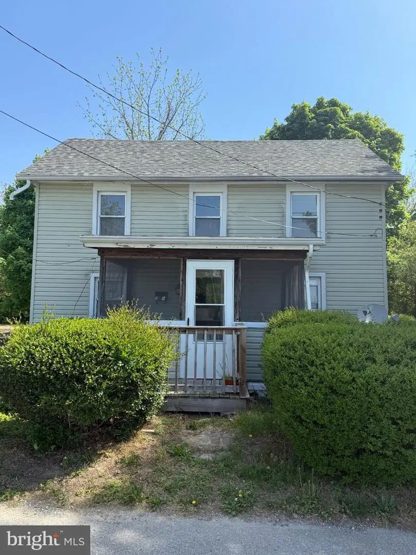 215 1st St, Bridgeville, DE 19933 - #1