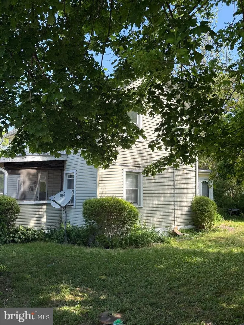 215 1st St, Bridgeville, DE 19933 - #3