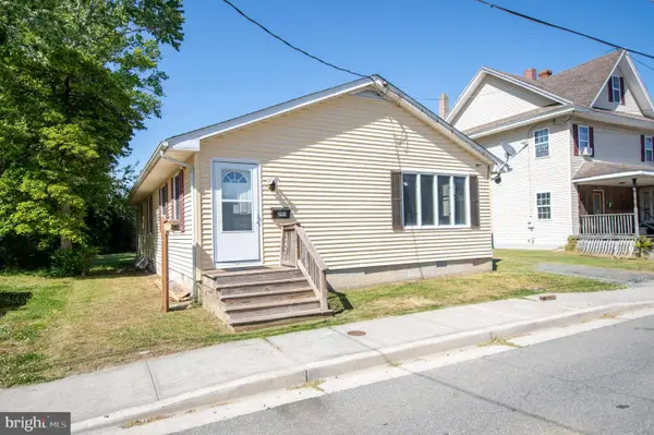 203 Delaware Ave, DELMAR, DE 19940