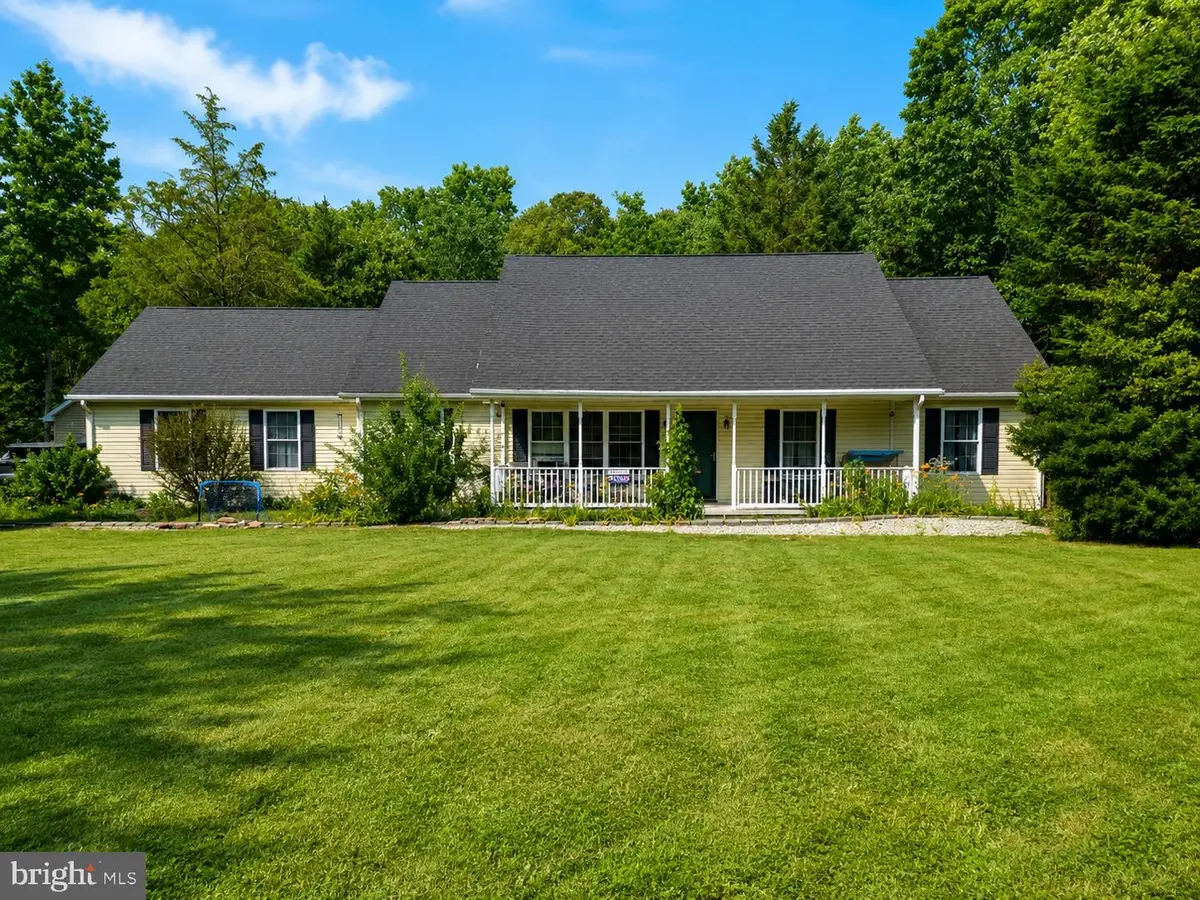 33121 Forest Dr, Laurel, DE 19956 - #1
