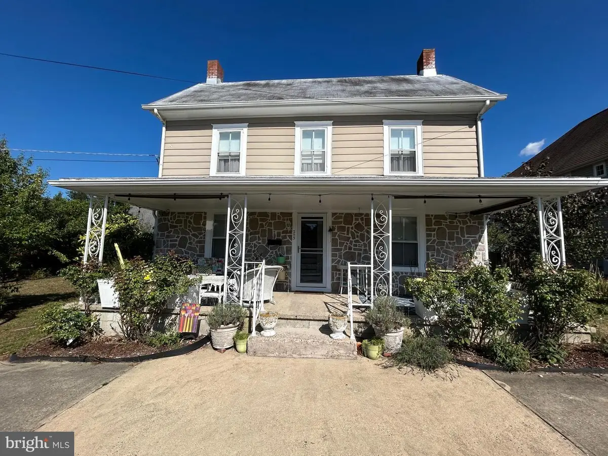203 Walnut St, Milton, DE 19968 - #1