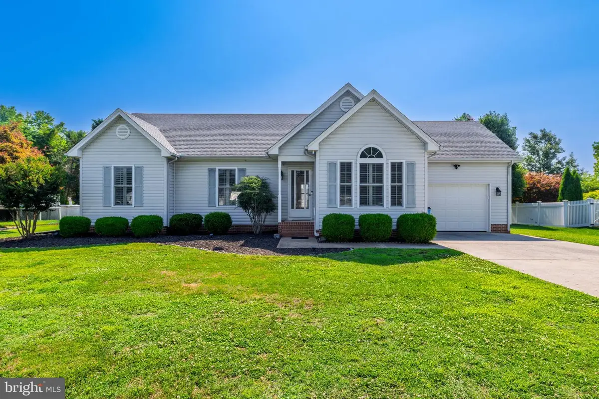 204 N 10th St, Delmar, DE 19940 - #1